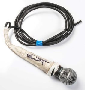 Roger_Daltrwy_Microphone[1]