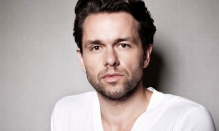 Julian Ovenden Announces New Record Deal with East West Records