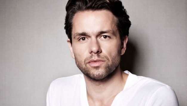 Julian Ovenden Announces New Record Deal with East West Records