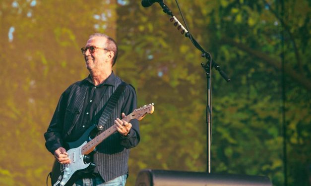 Eric Clapton Announces New Christmas Album