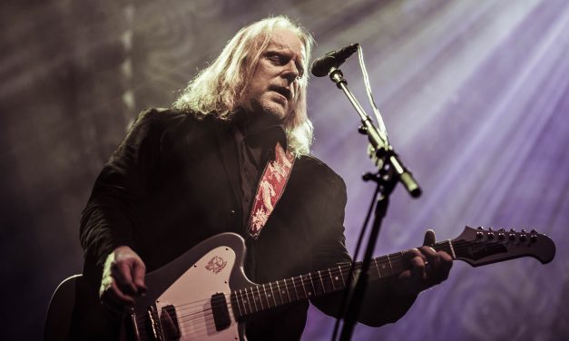 Warren Haynes (Gov’t Mule) – Taking To The Stage