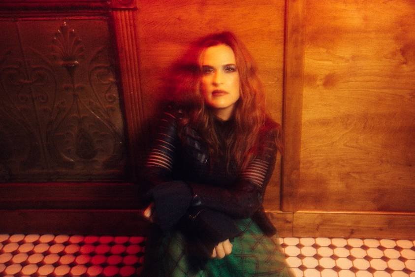 Juliet Lloyd Talks New Single, Debut UK Tour And More