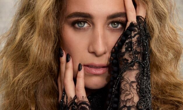 Chloe Stroll Talks Debut Album, Musical Memories And More