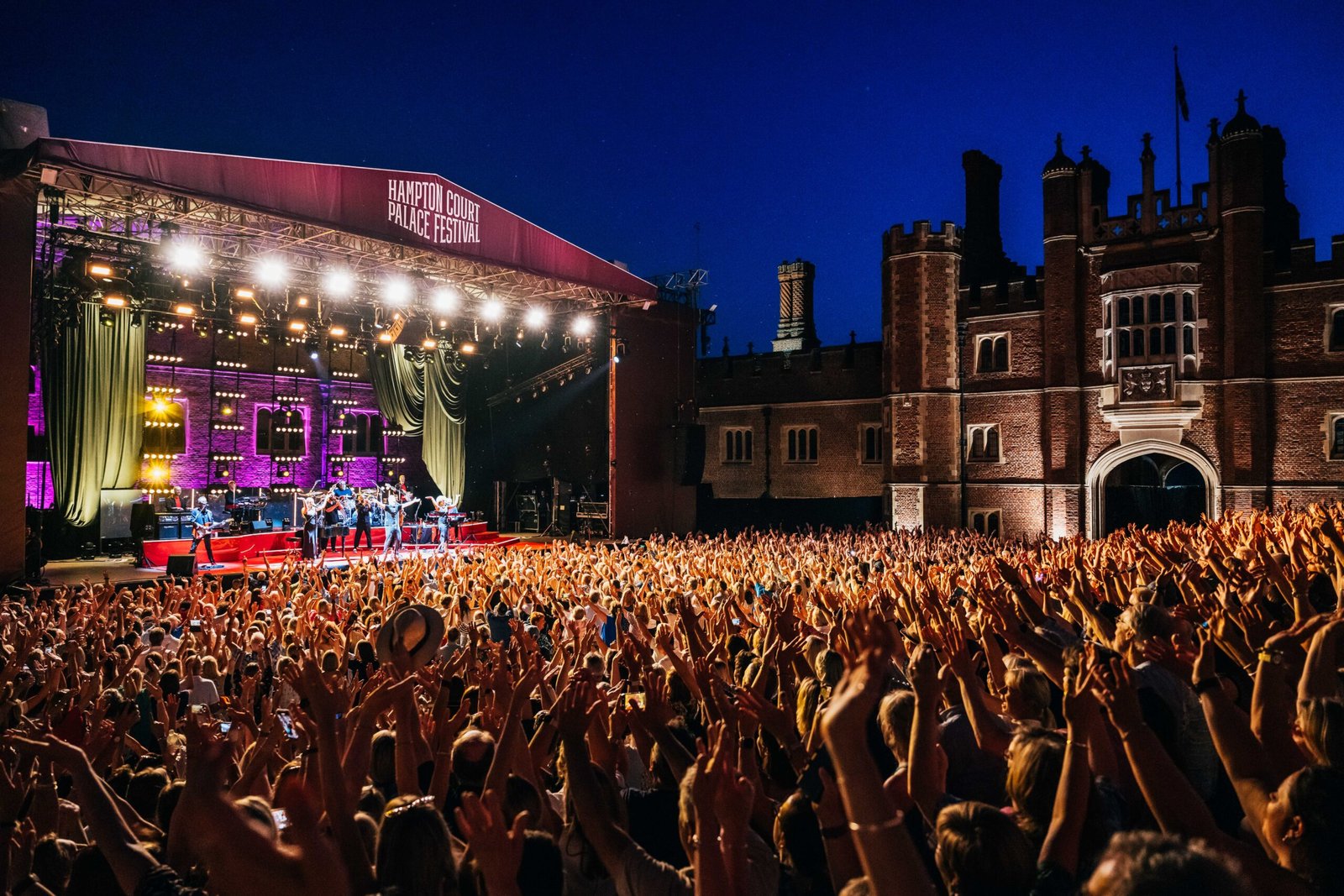Gary Barlow_19th June 2025_Hampton Court Palace Festival_2025_Joshua Atkins-3455 (1) Hampton Court Palace Festival