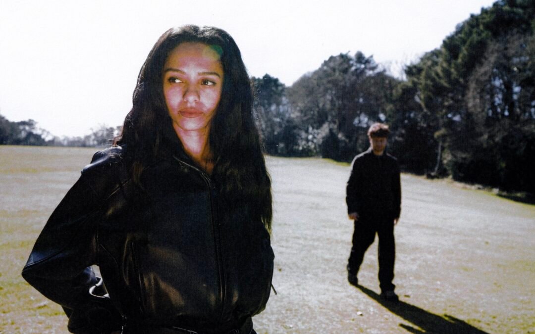 South London Duo Internet Cafe Share Lapsley Co-Written Debut Single ‘Sign of the Times’