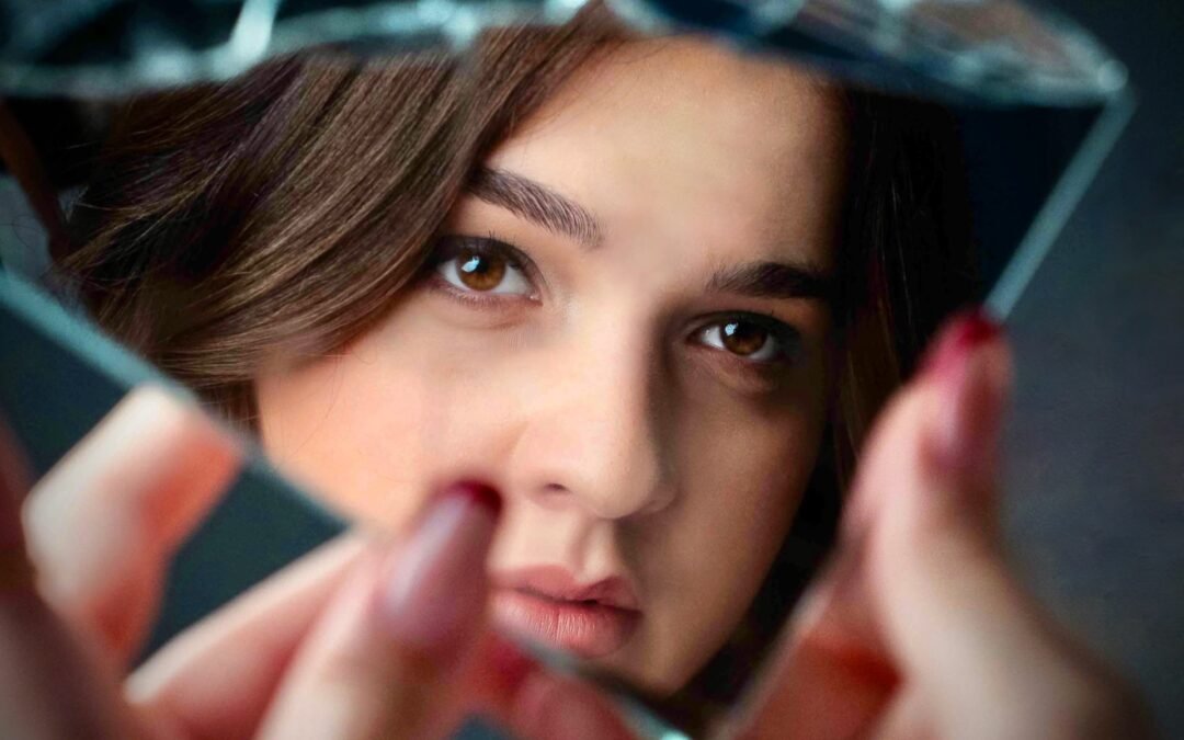 THERA Returns With Anthemic Dark-Pop Hit ‘do you see?’ Out Now