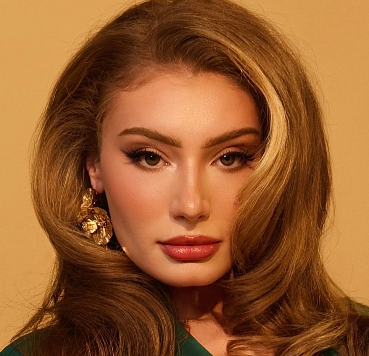 Iz Divine Photo 5 Iz Divine